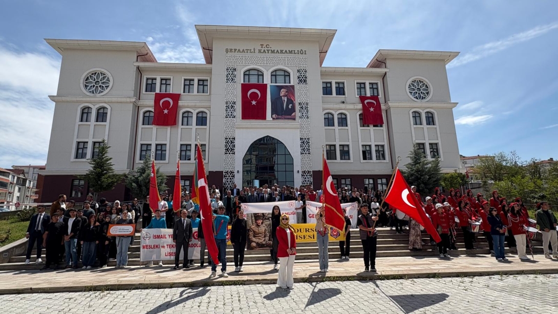 GENÇLİK YÜRÜYÜŞÜ