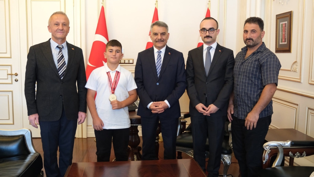 TÜRKİYE ŞAMPİYONU